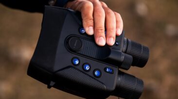 Os binóculos de visão noturna YASHICA 4K abrem um mundo totalmente novo para você explorar